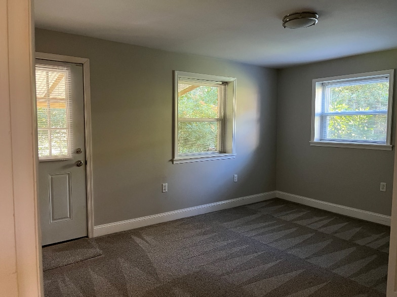 Building Photo - 2310 Wayne Ave