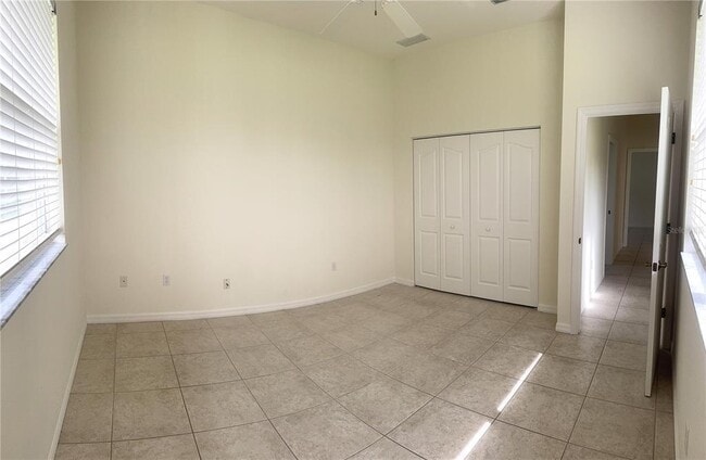 Building Photo - 664 Silk Oak Dr