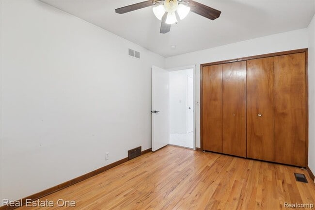 Building Photo - 23944 Fordson Dr