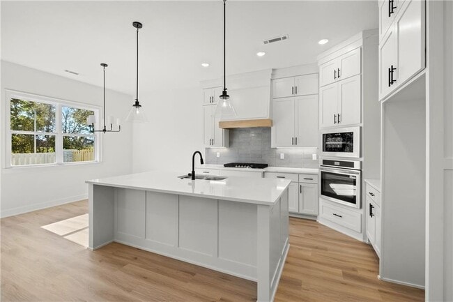 Building Photo - 1821 Peacock Rd