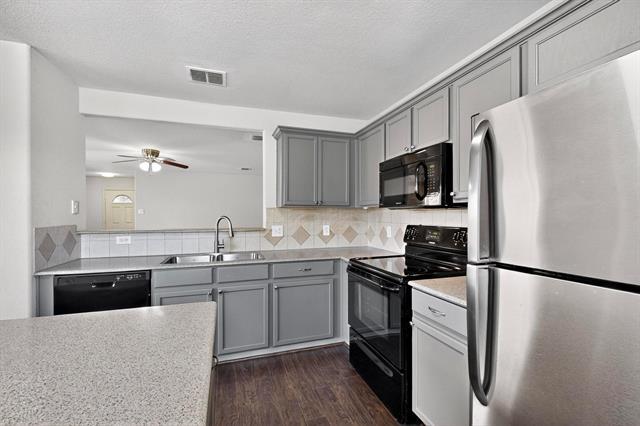 Building Photo - 2011 Bishop Hill