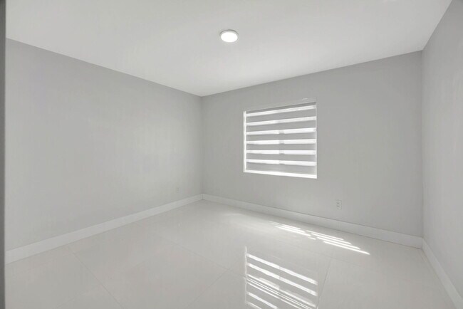 Building Photo - 14851 SW 71st St