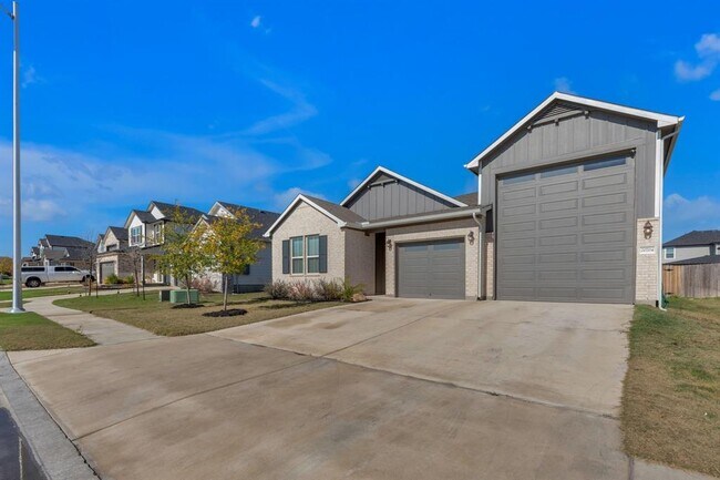 Building Photo - 20704 John Gill Dr