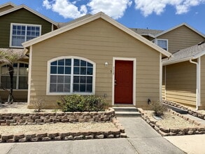 Building Photo - Cozy 1-Bedroom in Davenport – Utilities Included | $1,100/mo