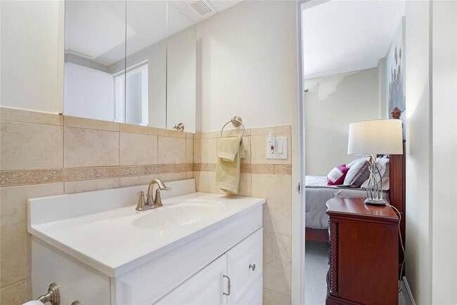 Building Photo - 4250 Galt Ocean Dr