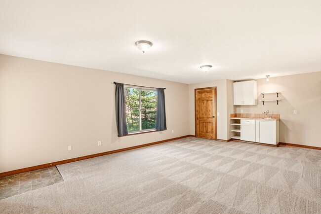Building Photo - 11830 N Bedivere Dr