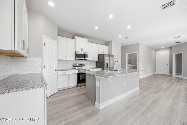 Building Photo - 495 Harrison St SW