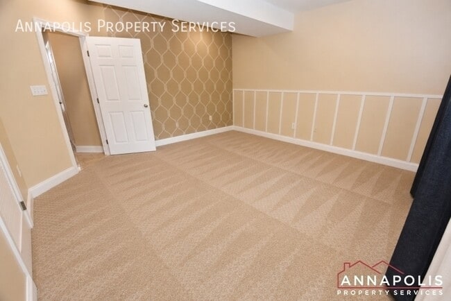 Building Photo - 888 Stonehurst Ct