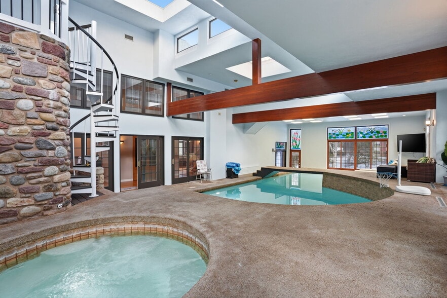 Building Photo - 244 Mathers Rd