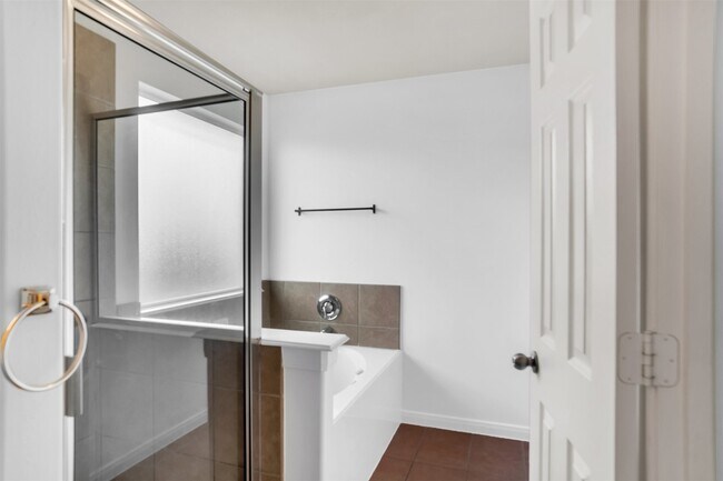 Building Photo - 15807 Little Miss Creek Dr