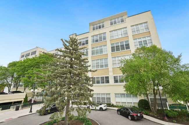 Building Photo - 1 Landmark Sq