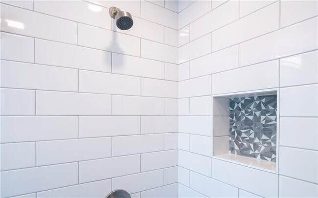 Building Photo - 118 Ruggles Ave