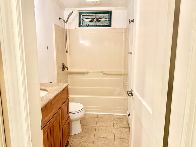 Building Photo - Updated 4 Bedroom House