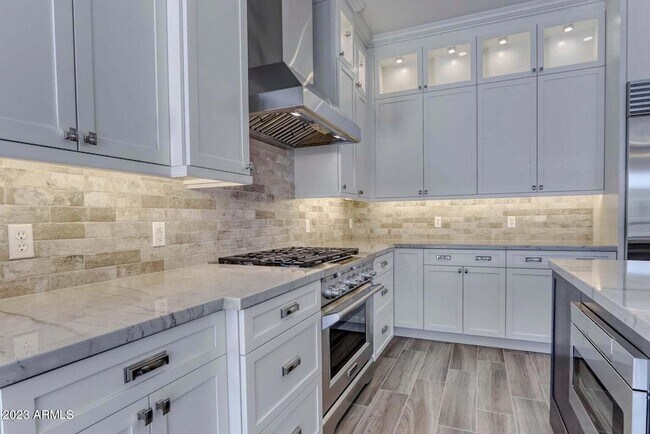 Building Photo - 7553 E Buteo Dr