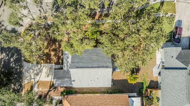 Building Photo - 6724 Summer Haven Dr