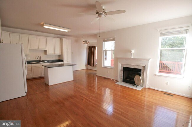 Building Photo - 21485 Trowbridge Square