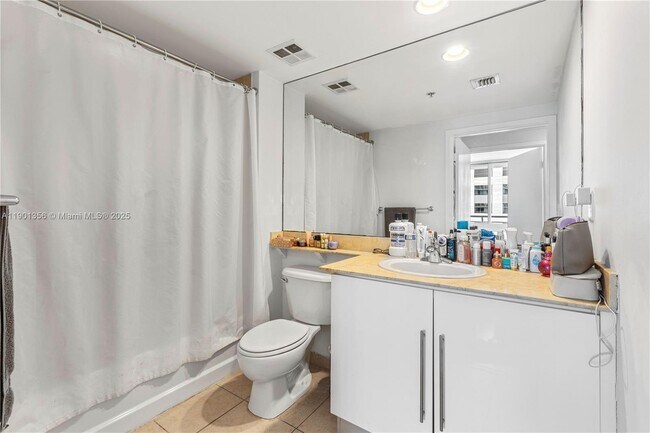 Building Photo - 335 S Biscayne Blvd