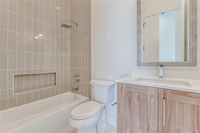 Building Photo - 5609 Live Oak St