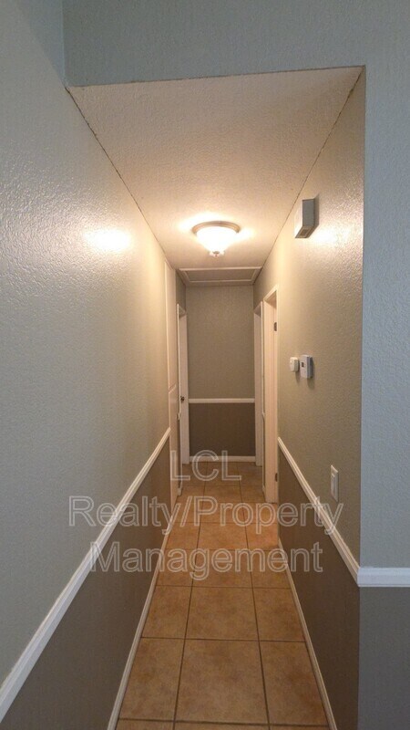 Building Photo - 29940 Evans Rd