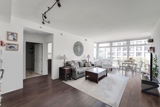 Building Photo - 1450 Washington St