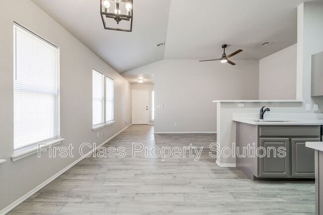 Building Photo - 1322 Commerce Dr