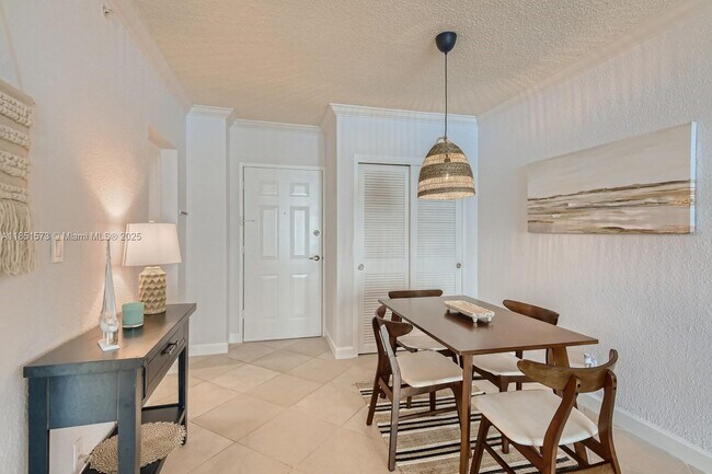 Building Photo - 2501 S Ocean Dr