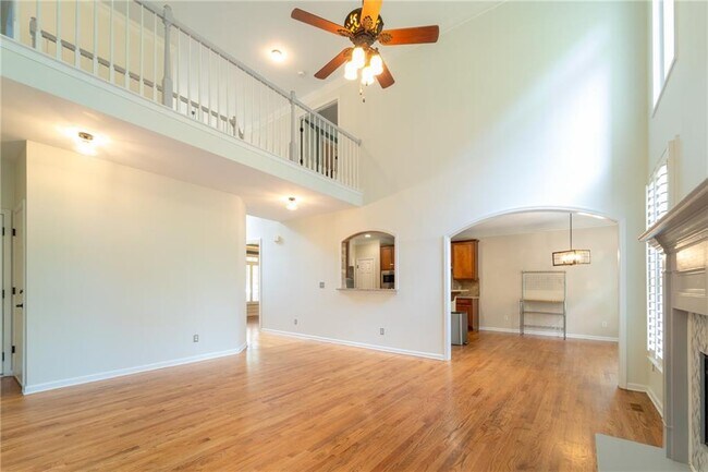 Building Photo - 313 Oak Hill Ln