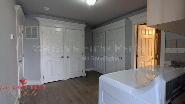 Building Photo - 4520 S Thompson Ave