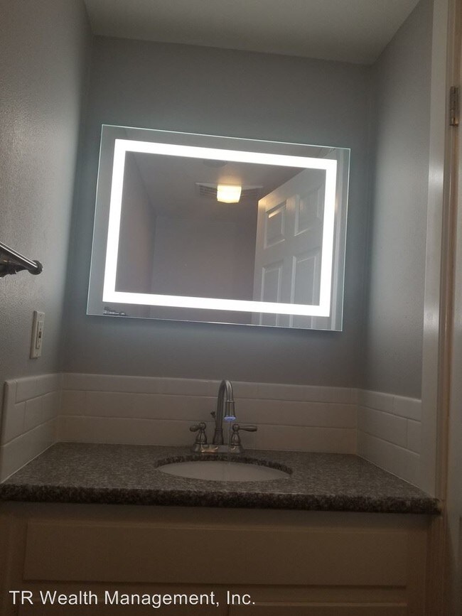 Building Photo - 8975-8979 State St