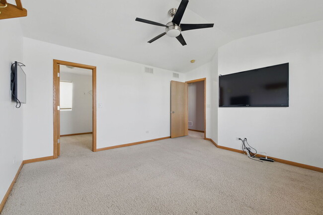 Building Photo - 15340 Kenmare Cir