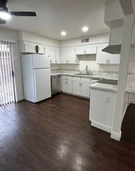 Building Photo - 12 Klondike Ct