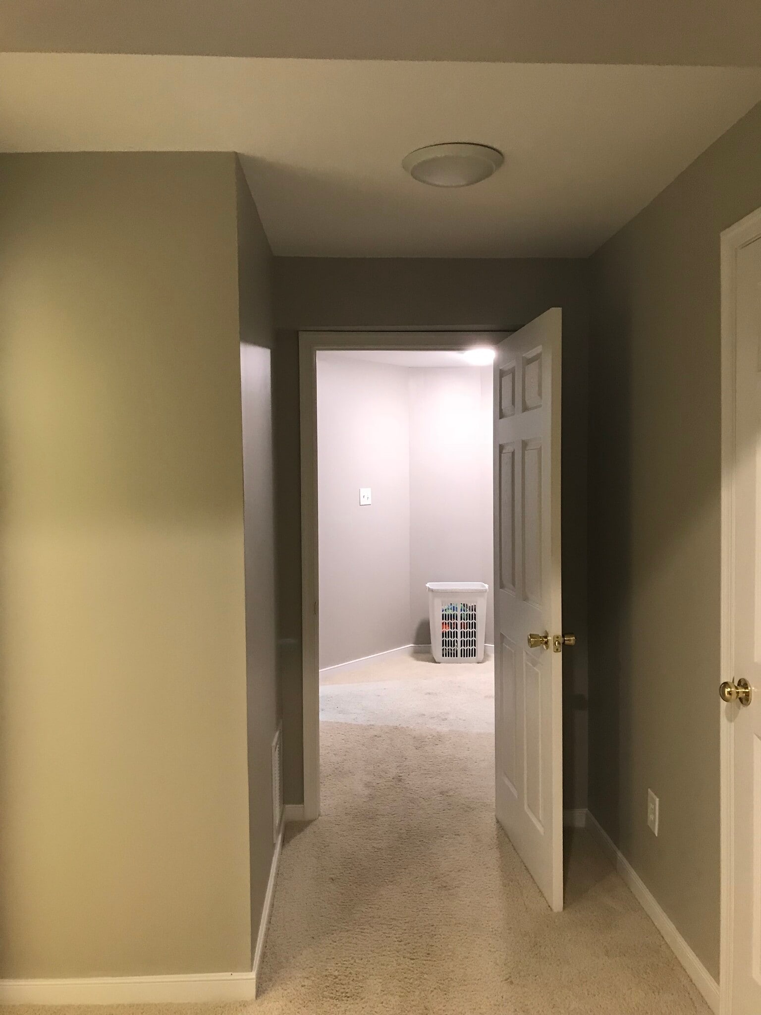 Building Photo - 8756 Springwater Dr