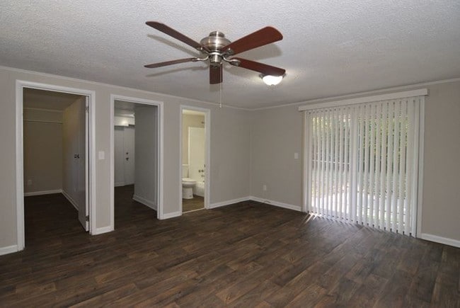 Building Photo - 1602 Apple Valley Dr