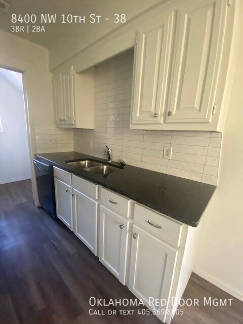Building Photo - 3 bedroom 1.5 bathroom