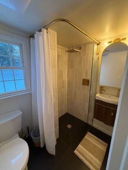 Building Photo - 135 Winthrop Ave