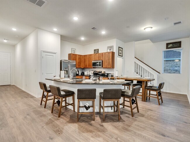 Building Photo - 409 Magnolia Ln