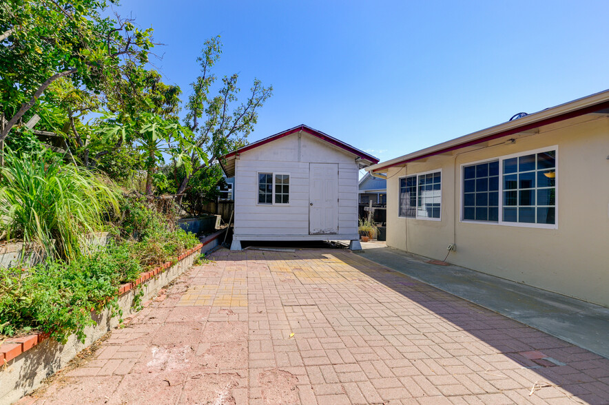 Backyard with Storage - 2363 Fleetwood St
