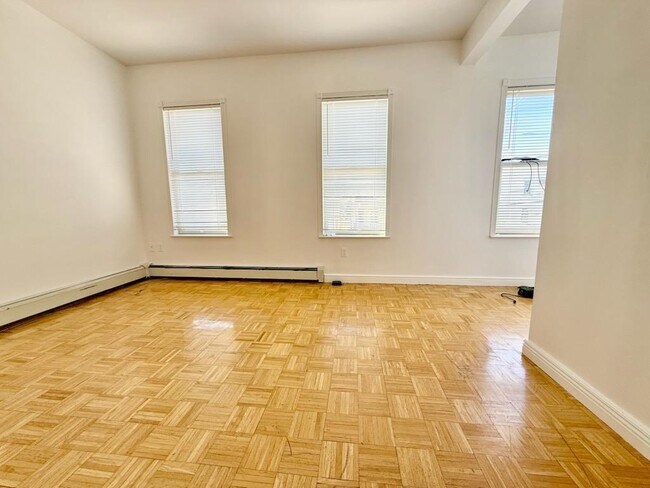 Building Photo - 204 Olean Ave