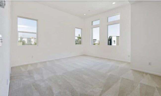 Building Photo - 5700 Sterling St