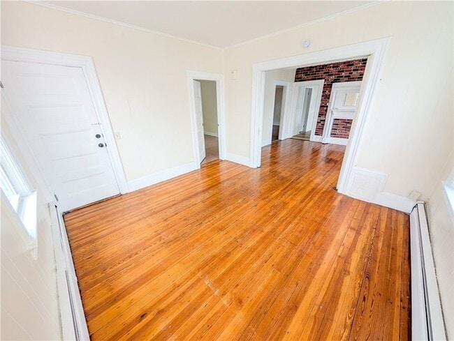 Building Photo - 53 Bancroft St