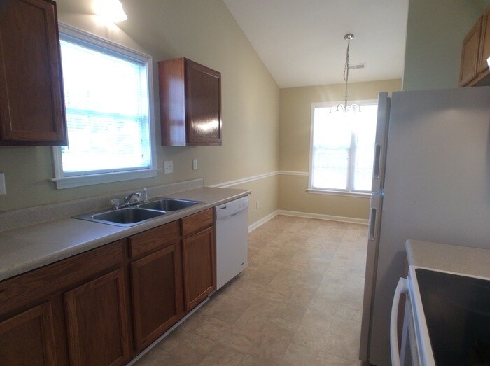 Building Photo - 128 Arbor Ridge Rd