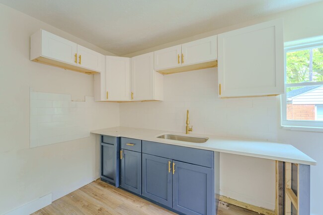 Building Photo - Charming 2-Bedroom Home in Dayton's Belmon...