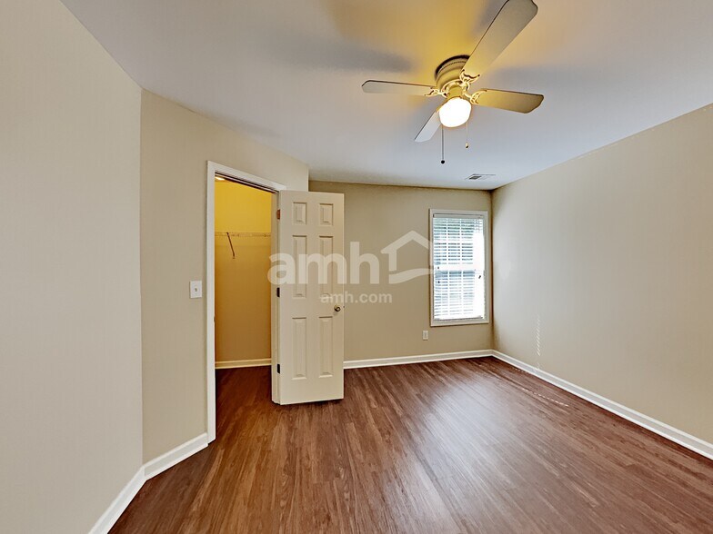 Building Photo - 1664 Crittenden Ln