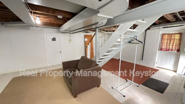 Building Photo - 29 Hillman St