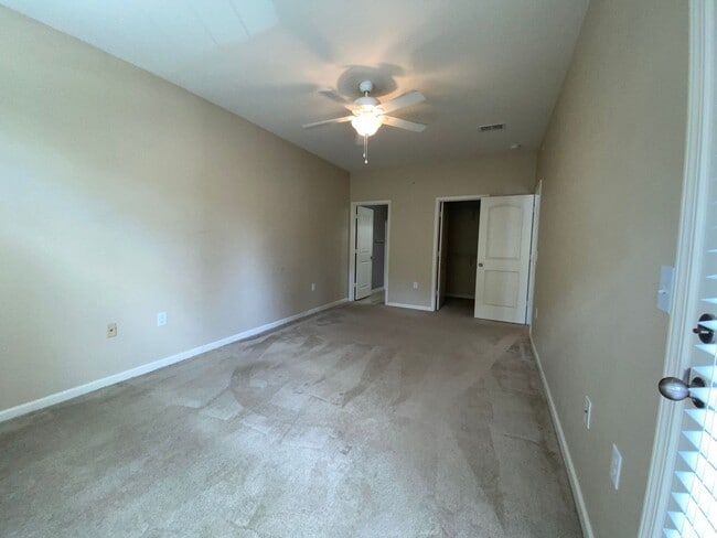 Building Photo - reinb190