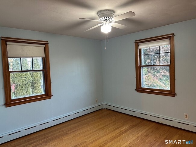 Building Photo - 989 N Farms Rd