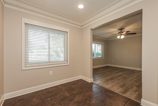 Building Photo - 9311 Mary Ave