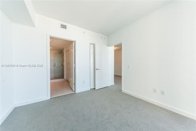 Building Photo - 501 NE 31st St