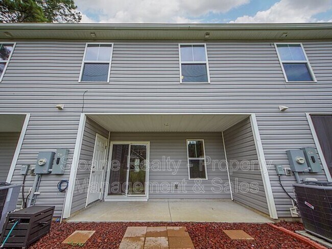 Building Photo - 557 Truman Dr