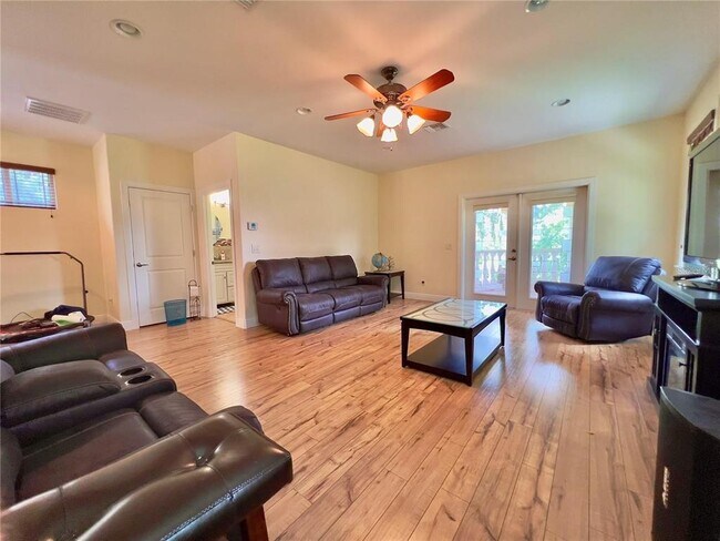 Building Photo - 3900 Reaves Rd